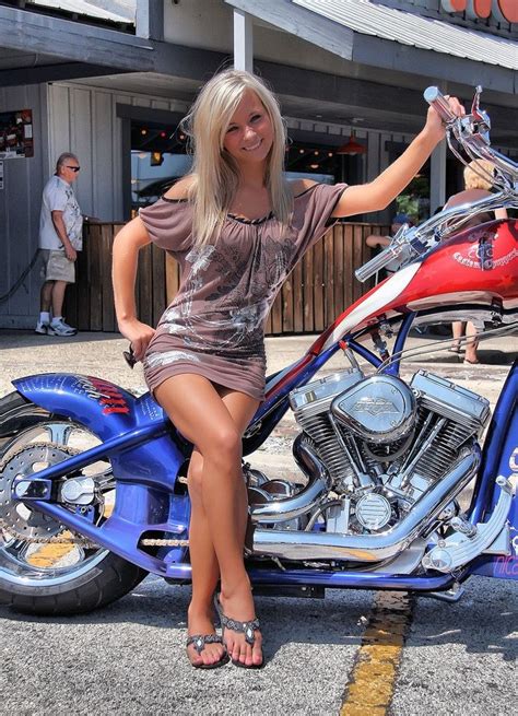 Biker babe topless at Sturgis Bike Rally 58 sec